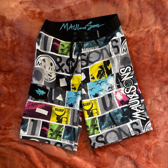 Maui and Sons Other - Maui and Sons Vibrant Graphic Athletic Shorts Boys SIZE 10